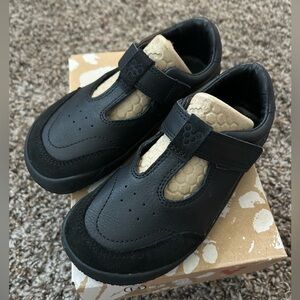 Vivo barefoot Gobi T bar leather shoe 11.5 Little kid NIB